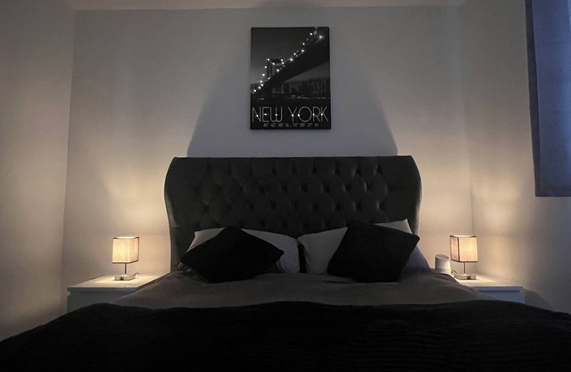 1-Bedroom Apartment – Business & Leisure | Sleeps 4 | Free Parking & Netflix