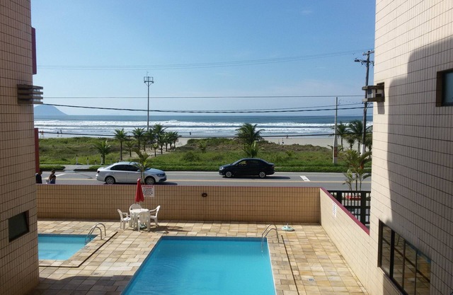 1 bedroom apartment front of building to the sea. Boracéia Beach