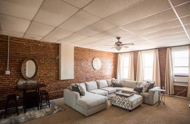 1 Bedroom Apartment, Overlooking Downtown Seneca