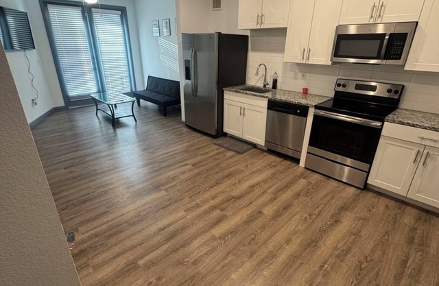 1-bedroom apartment in cool Cedar Hill with AC, WiFi, fitness room, pool area