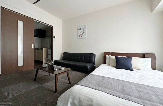 1 Bedroom Apt in City Centre w/balcony for 3 Ppl