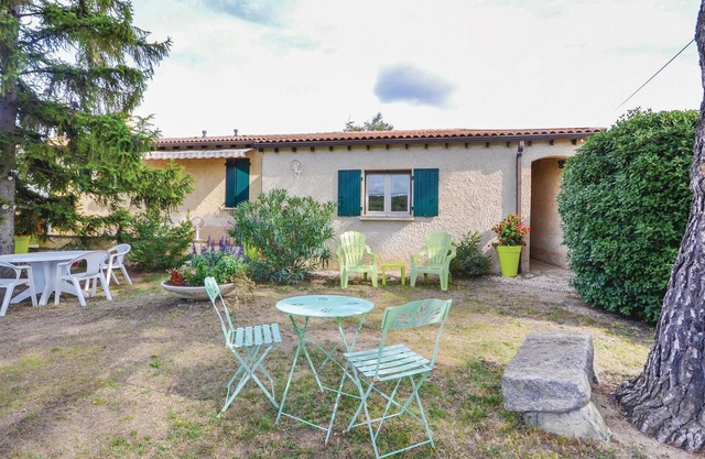 1 bedroom awesome home in Visan