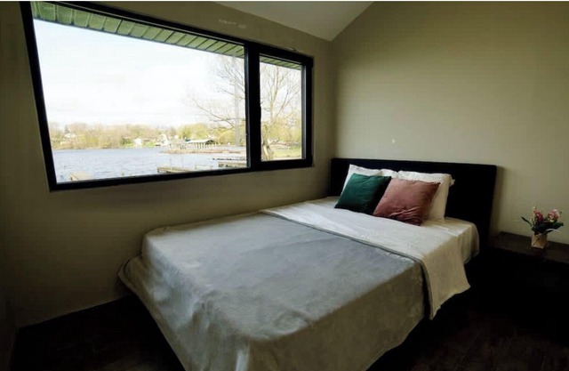 1 Bedroom Cottage #3: Willow Bay