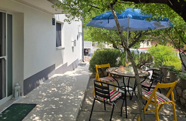 1 bedroom cozy apartment in Karlobag