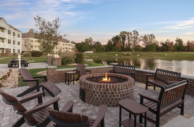 1 Bedroom Deluxe Condo at Williamsburg Governor's Green!