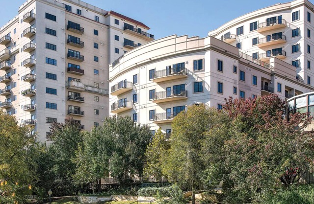 1 Bedroom Deluxe Condo, Sleeps 4, Full Kitchen, La Cascada Resort!