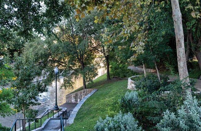 1 Bedroom Deluxe, Sleeps 4, Full Kitchen, at Wyndham La Cascada Resort!