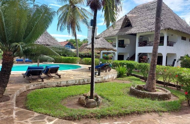 1 Bedroom Furnished Beach Cottage