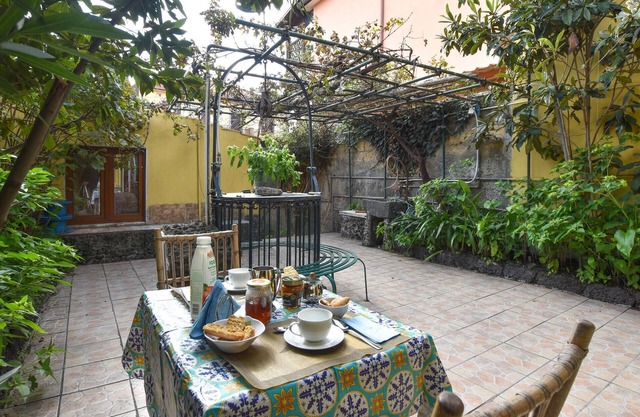 1 bedroom gorgeous home in Mascalucia