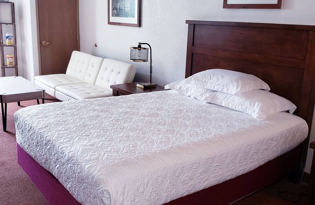 1-bedroom guestroom in a resort - short walk to Chula Vista Waterparks