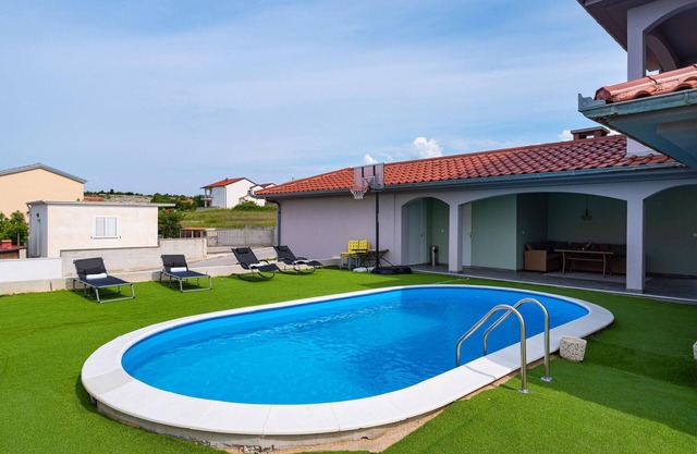 1 bedroom lovely apartment in Rtina