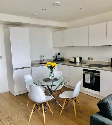 1 bedroom luxury apartment 20 min from centre