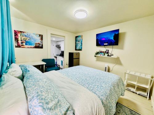 1 Bedroom Mini Apartment 10 Minutes to SeaTac Airport 1 Minute Walk to Bus Station