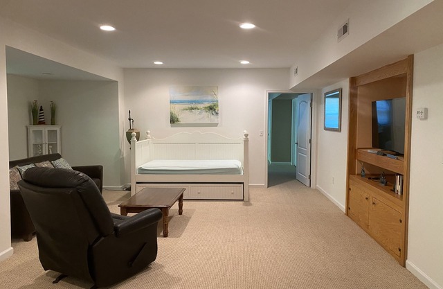 1 Bedroom minutes to beach & a block to trail with private entrance .