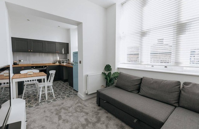 1 bedroom modern apartment in Penistone, Sheffield