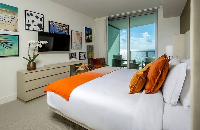 1 Bedroom Oceanfront King Suite at H Hollywood Resort & Residences