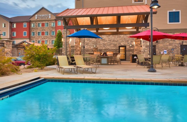 1 Bedroom Suite! Access to a Heated Pool & Hot Tub +Free Breakfast Buffet. Close to Jordan Landing!