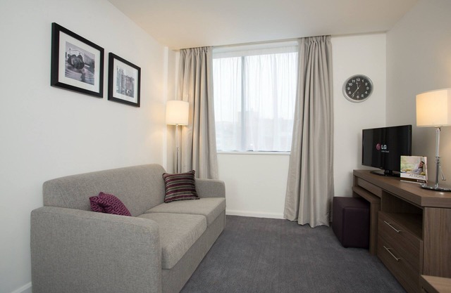 1 Bedroom Suite in Birmingham | Perfect for Business Travellers + Free Wi-Fi