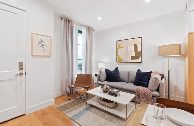 1 Bedroom Suite, On- Site Parking Available!