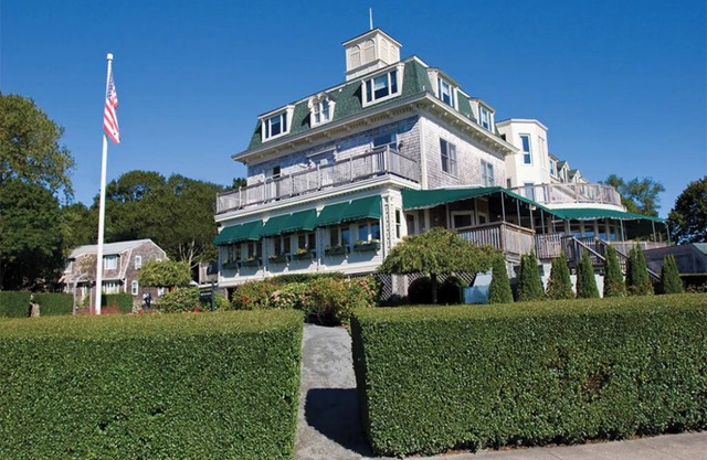 1 Bedroom Suite w/Kitchenette, Sleeps 4, 10 min from Newport, at Voyager Inn!