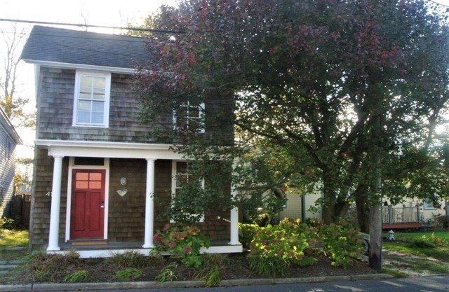 1 Block to Washington Street Mall. Pet Friendly.