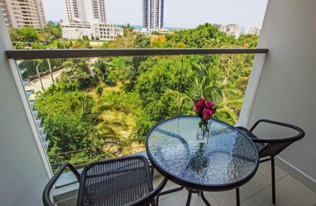 1 BR @Laguna Bay 2 Unit#5