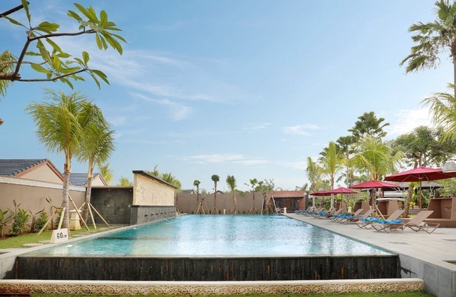1 BR Suite Villa with a private pool, FREE return airport transfers