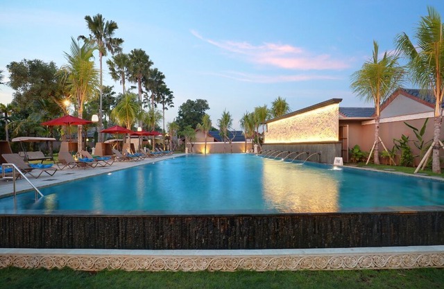 1 BR Suite Villa with a private pool, FREE return airport transfers