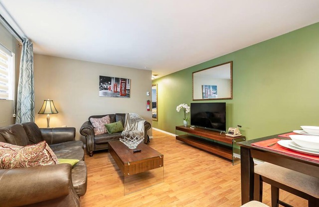 1 - CHIC DESIGNER LOVELY BEAUTIFUL COZY FLAT 1BDR