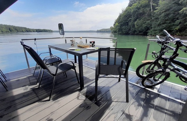 1-Class comfort houseboat "Kairos" in the most beautiful nature