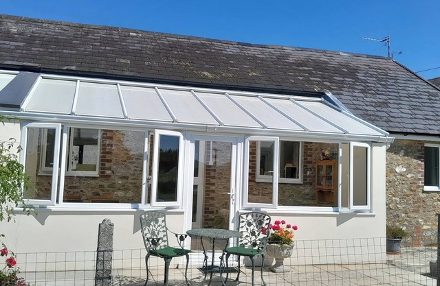 1 COWDEA FARM, pet friendly, character holiday cottage in Bettiscombe