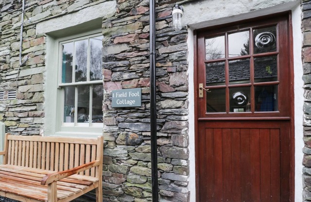 1 FIELD FOOT COTTAGE, pet friendly, with open fire in Grasmere