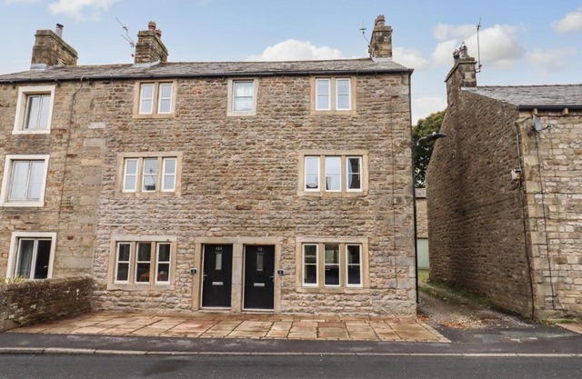 1 Grosvenor Farm Cottages