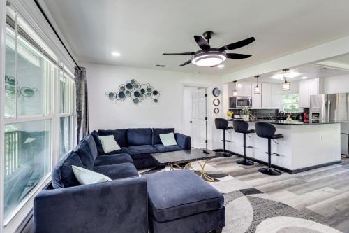 1 Mi to ATandT Stadium Family Home with Large Yard!