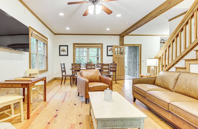 1 Mi to Downtown Cashiers: Private Cabin w/Deck