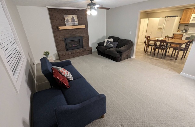 ~1 mi to USU and Logan/Green Canyons. Licensed w/Logan City.