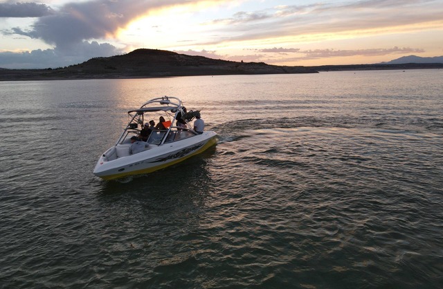 1 mile from Hot Springs Landing (beach access)