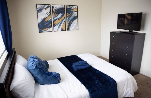 1 mile from Kaiser Oakland, Alta Bates, & UCSF Benioff Children's Hospital.