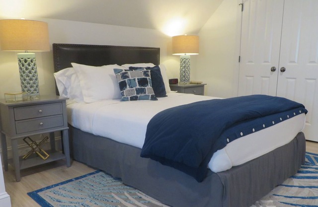1 mile to Credit One Stadium: Daniel Island Furnished 1 Bed, 1 Bath Studio Apt