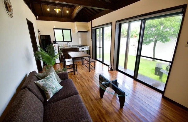 1 min. to the beach*10 min. to Churaumi Aquarium*2 parking spaces*Max 6 people*Parasol BBQ set in the garden [Imadomari Residence