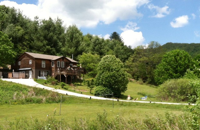 1 Nighters Welcome Cedar Duplex, NO Stairs, Easy Access, Mountain View!