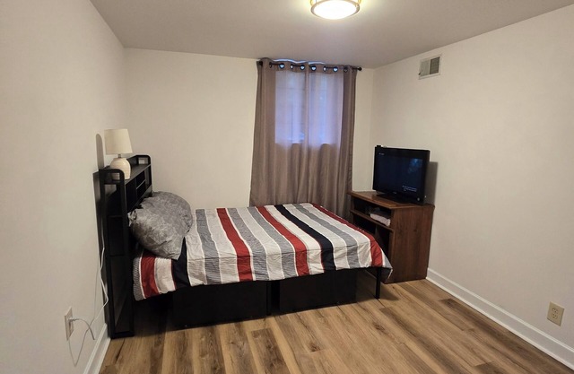 1# Private, Affordable & Clean Room.