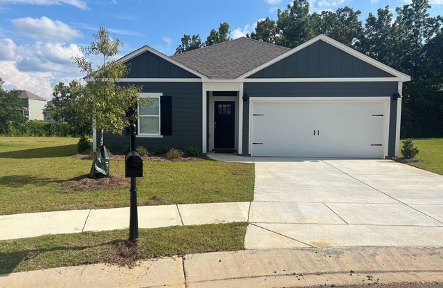 1-Story, 4-Bedroom 1 Mile to Exit 1 on I-459