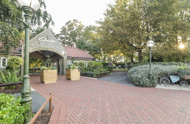 1 THE VAULTS, romantic in Glastonbury