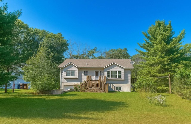 10 Acre Grand Meadow Retreat