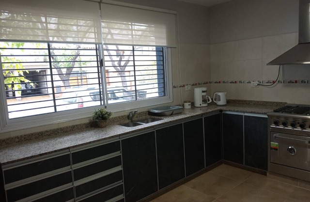 10 Dormitorios en Suite. Excelente Ubicación