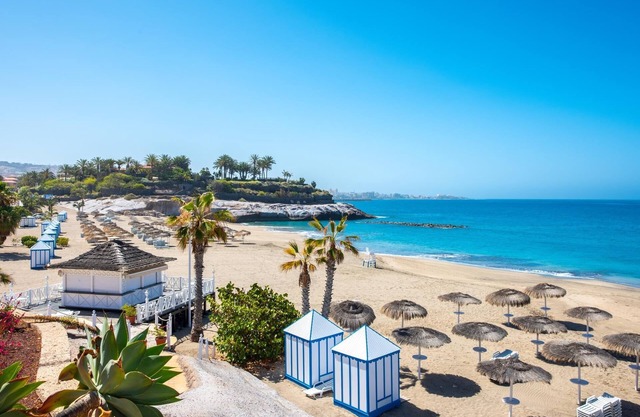 10. Marine Accommodation Los Moxaicos, Pool