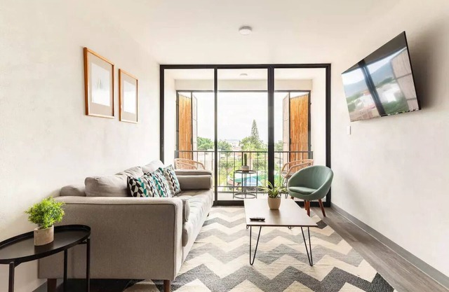 10 min from downtown Oaxaca! Family-sized apartment