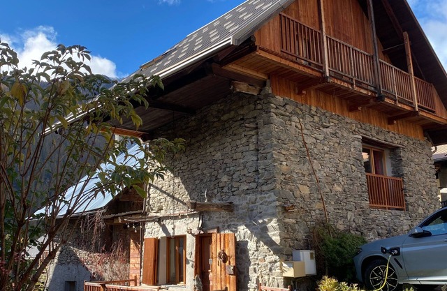 10 minutes from the ski slopes, authenticity, charm and great comfort
