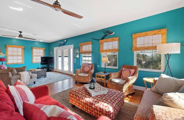 ✨ 10% OFF Stay! 4BR near BEACH & Downtown!